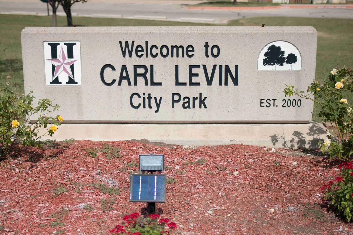 Carl Levin Park Pool & Splash Pad — tx-harker-heights, TX