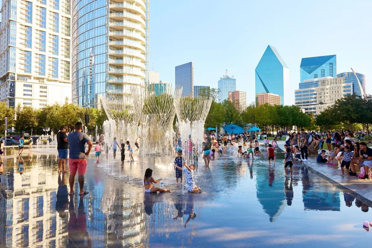 Klyde Warren Park Nancy Best Fountain — Dallas, TX