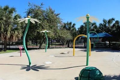 Sams Pool splash pad with flower spray features at Dean Porter Park — Brownsville TX